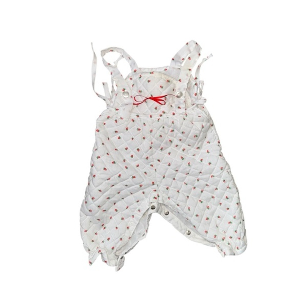 VTG made in USA 0-6 months baby‎ overalls white with mini strawberries quilted